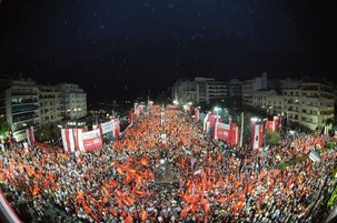 Le peuple grec exige des élections