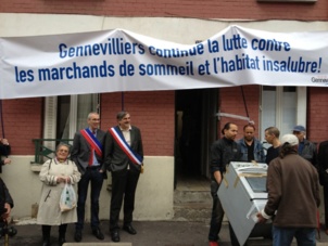 Le maire PCF de Gennevilliers mure les taudis