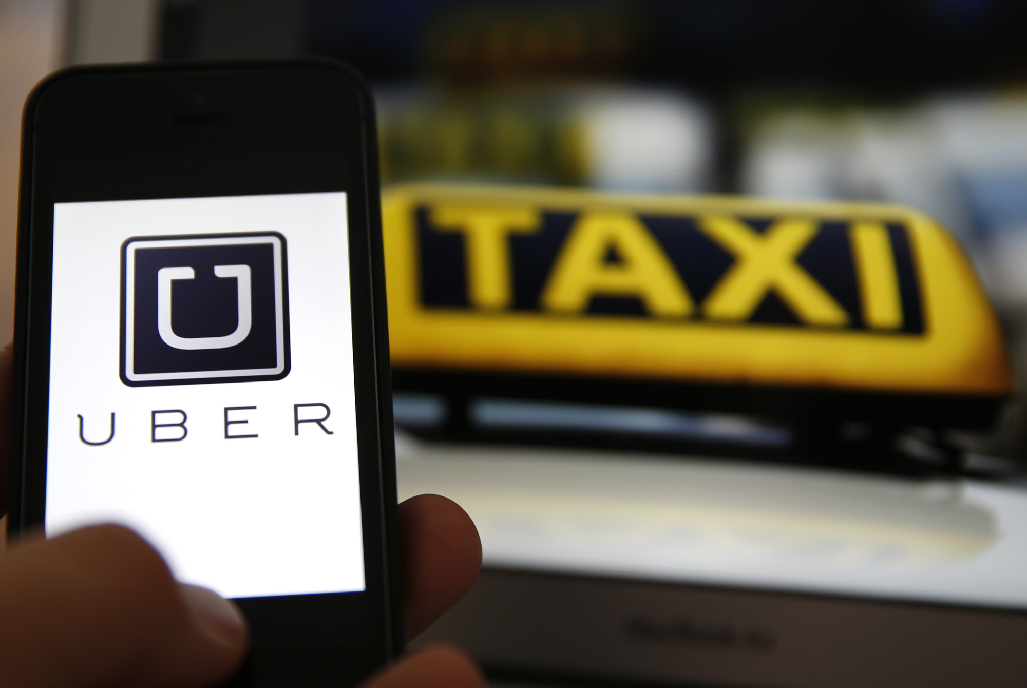 « Uber est un délinquant du travail, la justice doit agir » (PCF)