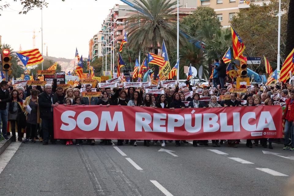 2 millions de catalan.e.s manifestent pour la libération des prisonniers politiques