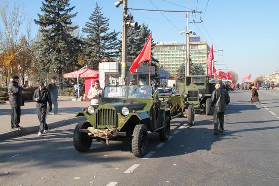 Ukraine: un monument à Staline pour le 94ème anniversaire de la Révolution d'Octobre