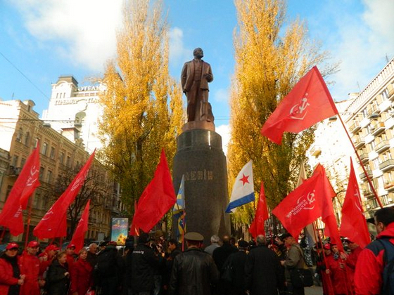 Ukraine/KPU : Immense succès de la célébration du 95ème anniversaire de la révolution d'Octobre