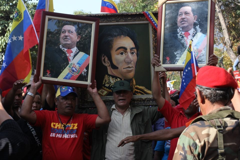 Le peuple accompagne Chavez pour son ultime tournée vers l'académie militaire (2)