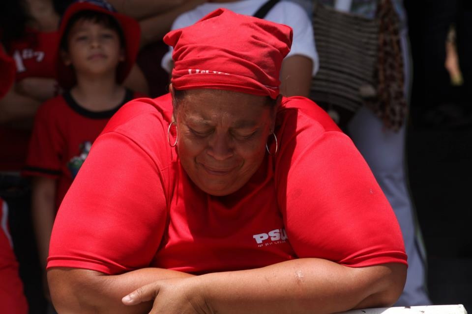 Le peuple accompagne Chavez pour son ultime tournée vers l'académie militaire (2)