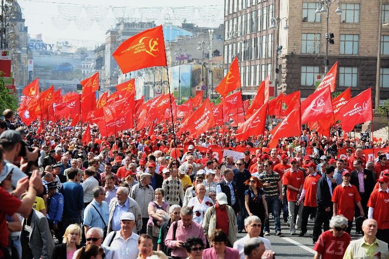 La lutte des travailleurs ukrainiens "Paix !Travail !Mai !" : les communistes ukrainiens en masse pour défendre les valeurs du travail