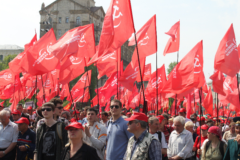 La lutte des travailleurs ukrainiens "Paix !Travail !Mai !" : les communistes ukrainiens en masse pour défendre les valeurs du travail