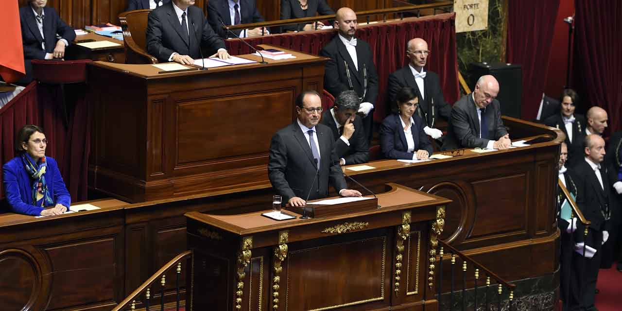 A Versailles, le discours martial de François Hollande