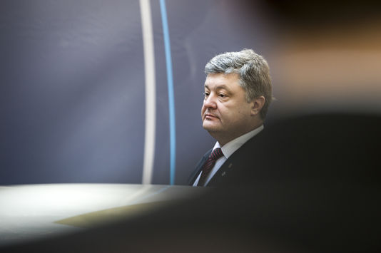 Ukraine : les « Panama papers » dévoilent le douteux mélange des genres de Petro Porochenko