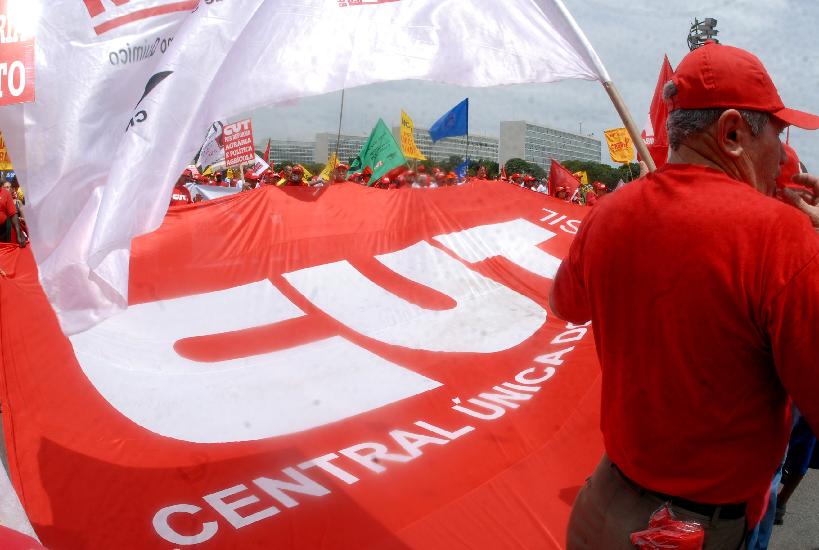 Brésil : Le principal syndicat (CUT) refuse de reconnaître les putschistes