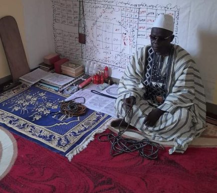 Professor Seny, marabu médium renomado em Centro da França: Tours, Bourges, Blois