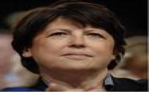 Aubry : Sarkozy "ferait mieux de relancer l'économie"