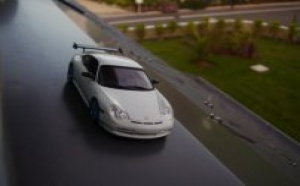 Un adolescent échange un portable contre une Porsche