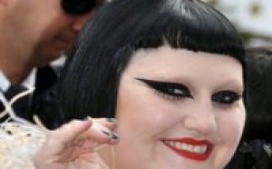 Beth Ditto défile avec Jean-Paul Gaultier et autres news people