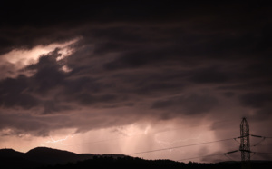 Alerte aux orages et à la canicule dans plusieurs régions de France