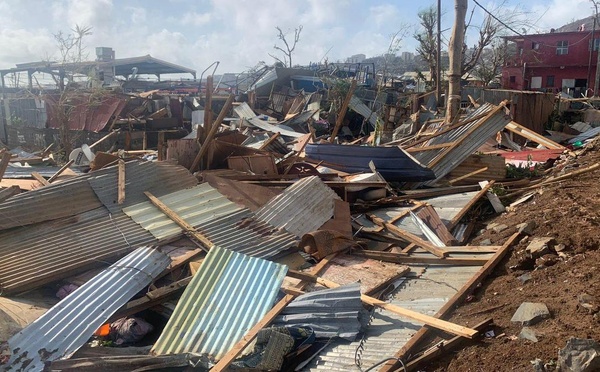 Cyclone : mobilisation pour secourir Mayotte ravagée