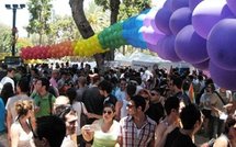 Les Israéliens solidaires des homosexuels à Tel-Aviv