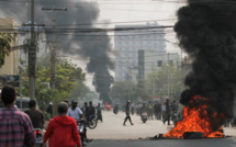 Les manifestations au Myanmar se poursuivent un jour après avoir fait plus de 100 morts