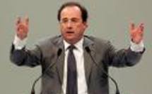 Hollande demande aux socialistes d'oublier leurs querelles